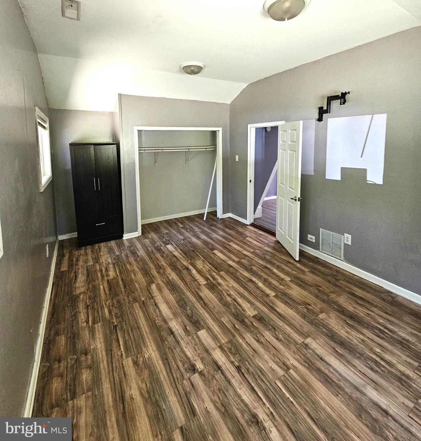2628 High Top Road Linden, VA 22642 - Photo 7 of 11 Spacious room with modern finishes.