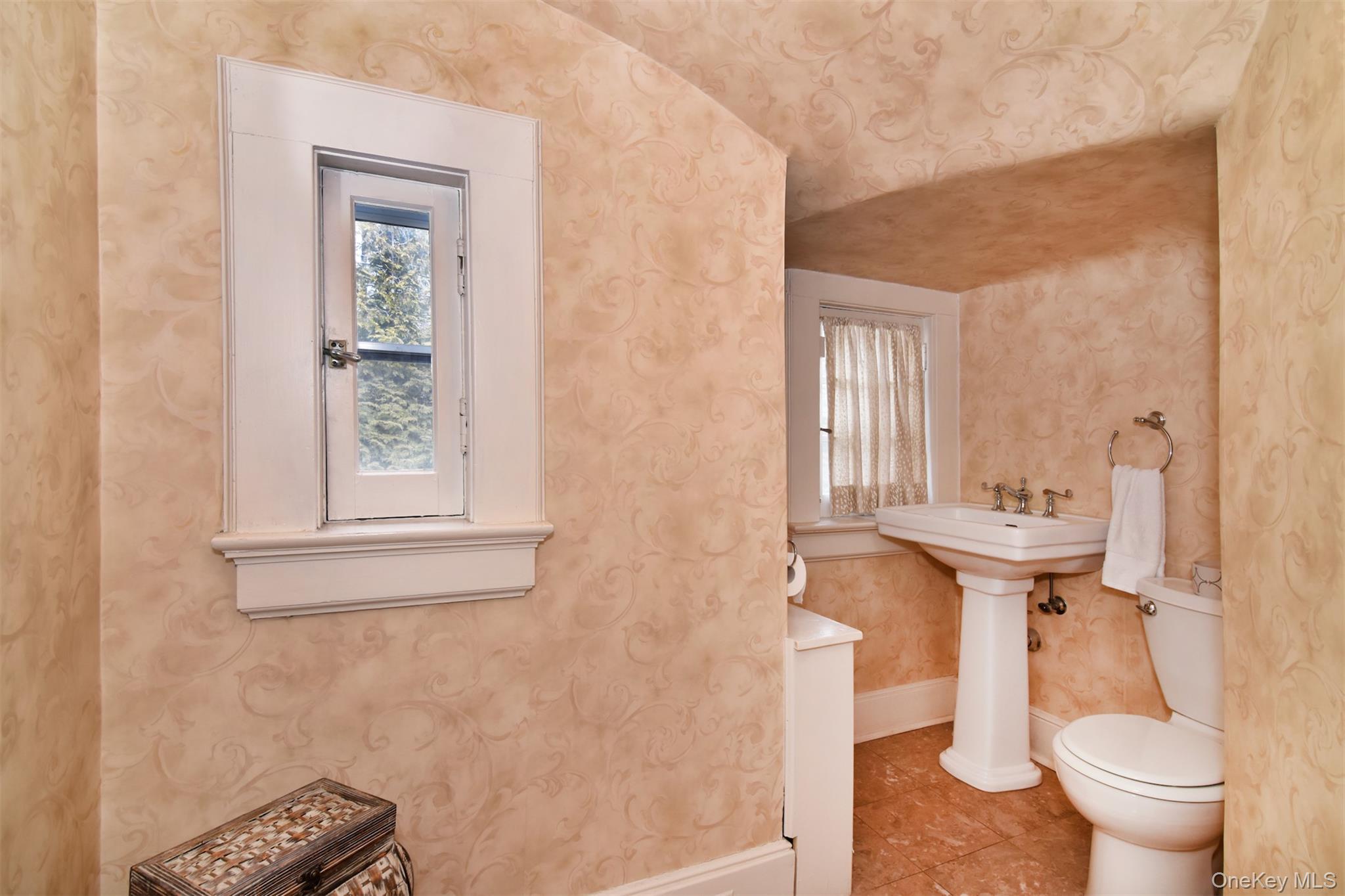 4610 Boston Post Road Pelham, NY 10803 - Photo 20 of 34