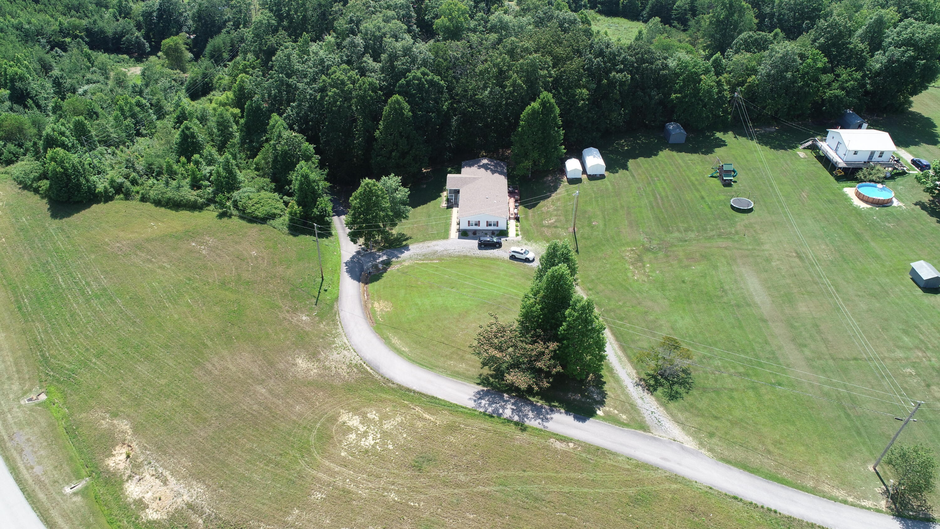 250 Red Fox Road Williamsburg, KY 40769 - Photo 36 of 39 DJI_0798