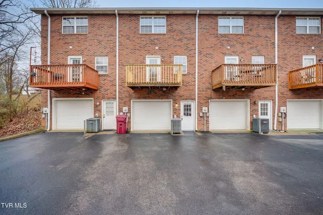 $199,999 | 807 Swadley Road, Unit 2, Johnson City, TN 37601
