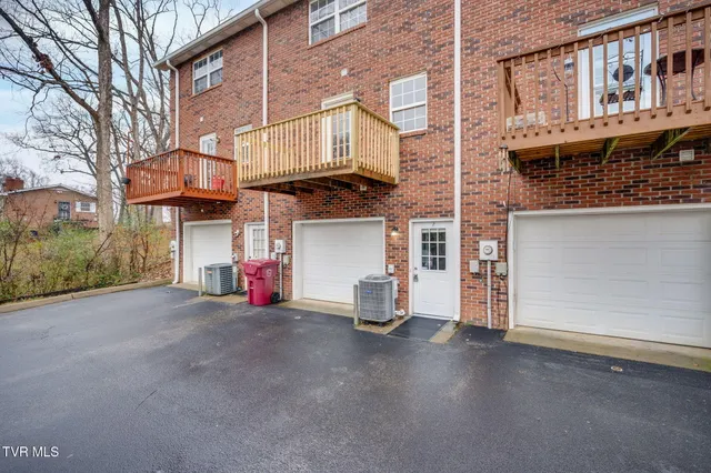 $199,999 | 807 Swadley Road, Unit 2, Johnson City, TN 37601