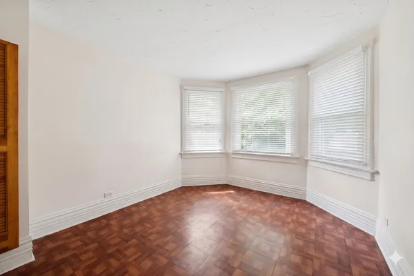 $2,800 | 2144 West Montrose Avenue, Unit 2, Chicago, IL 60625