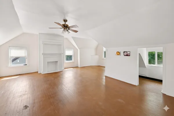 $2,800 | 2144 West Montrose Avenue, Unit 2, Chicago, IL 60625