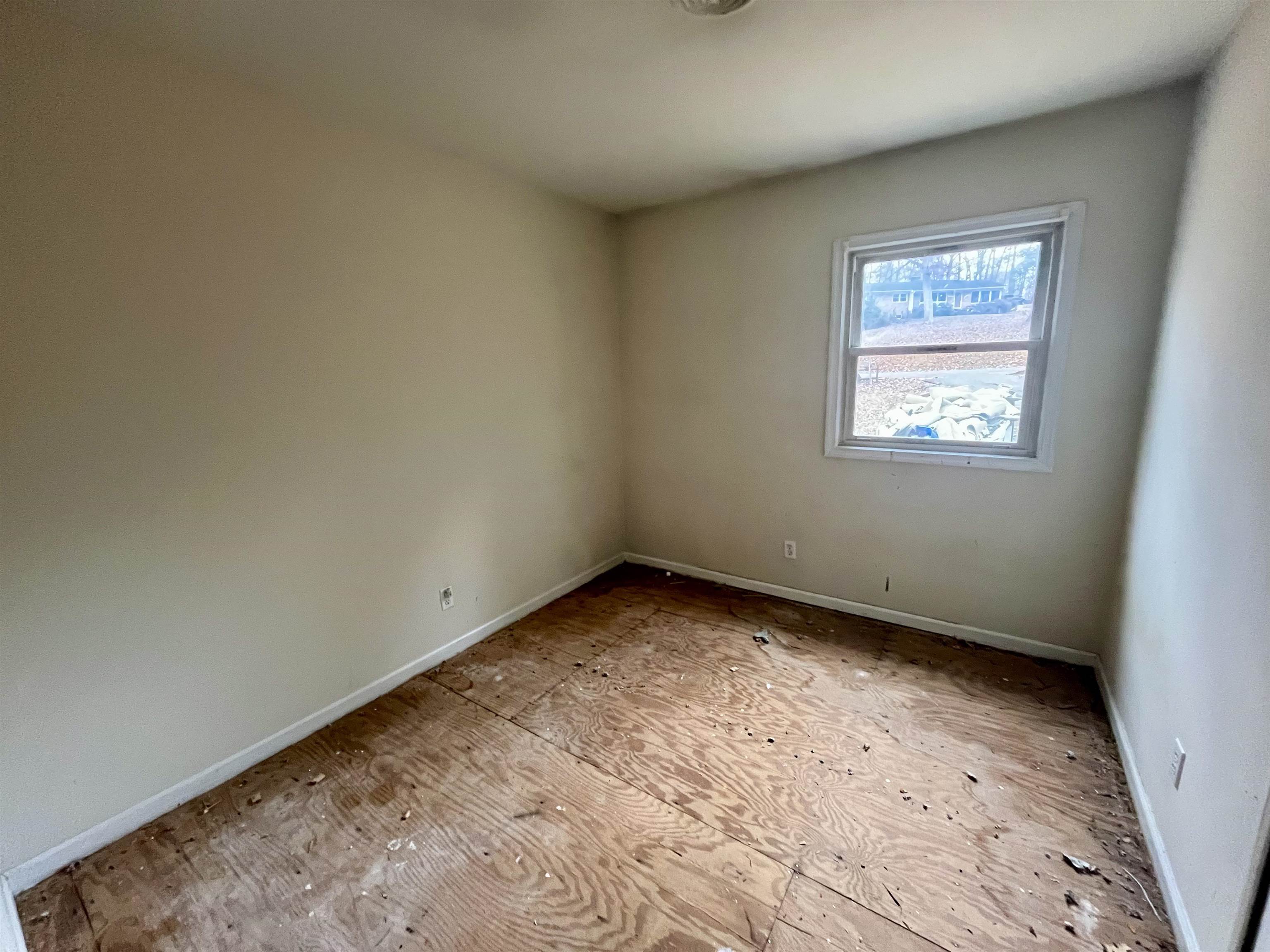 3672 Airport Acres Road Charlottesville, VA 22911 - Photo 21 of 49 an empty room with a workbench