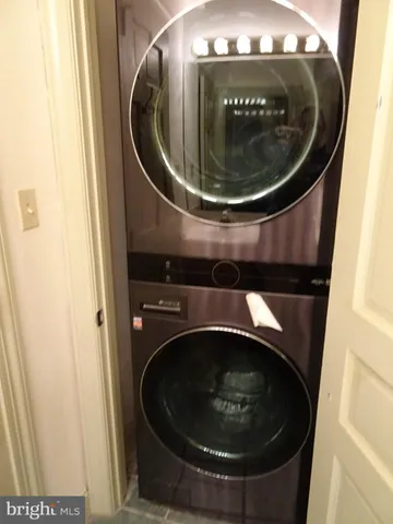 $2,000 | 222 Delaware Street, Unit 1, New Castle, DE 19720