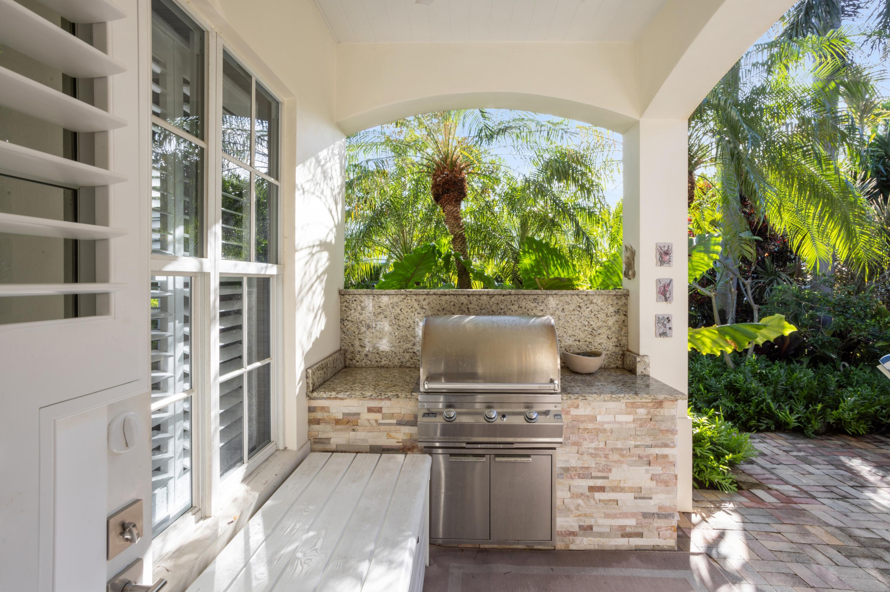 1028 Bay Street Delray Beach, FL 33483 - Photo 27 of 34 SUMMER_KITCHEN_STRAIGHT