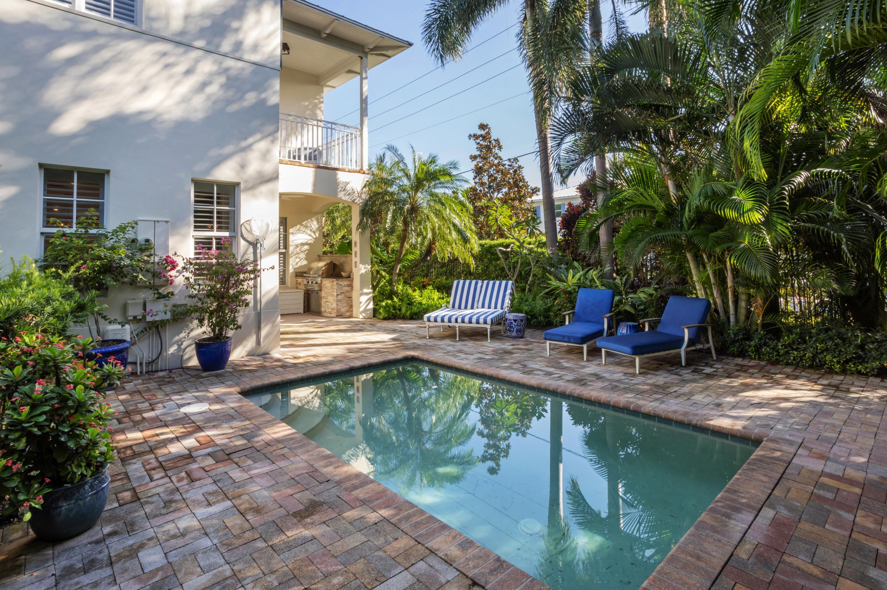 1028 Bay Street Delray Beach, FL 33483 - Photo 31 of 34 REAR_OF_HOUSE_RIGHT