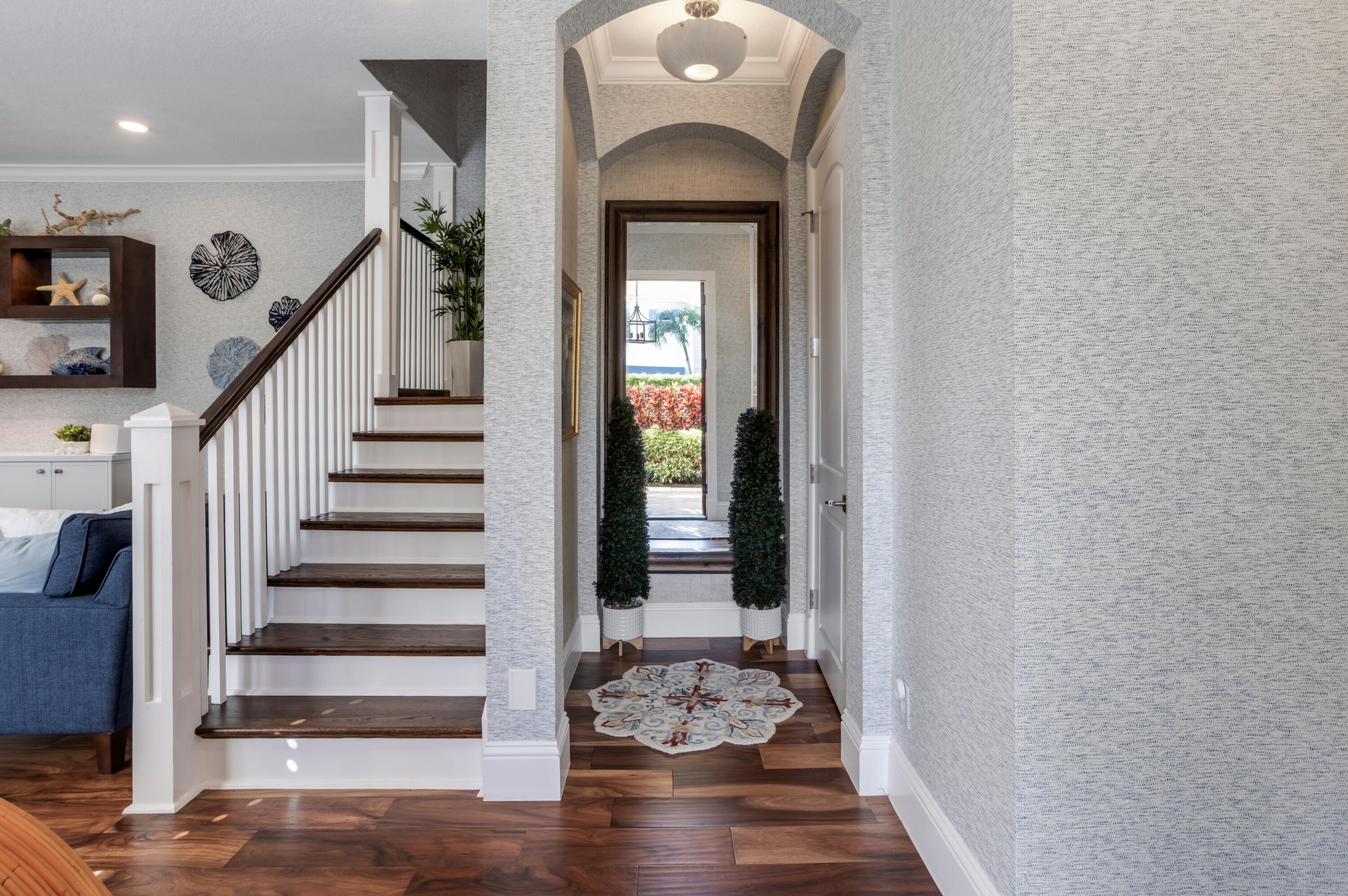 1028 Bay Street Delray Beach, FL 33483 - Photo 5 of 34 FOYER_STRAIGHT
