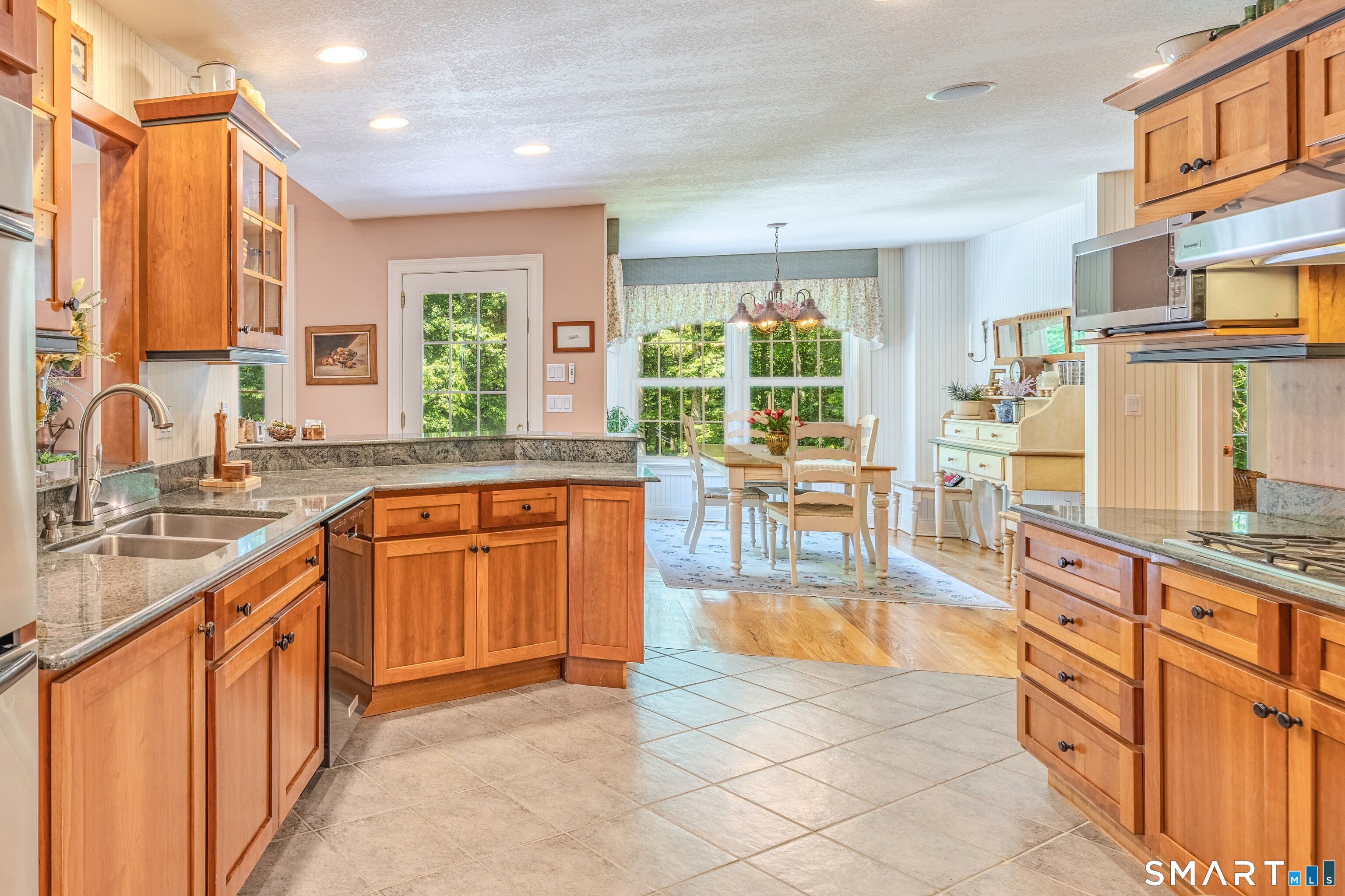 28 Hunters Run Mansfield, CT 06268 - Photo 5 of 40