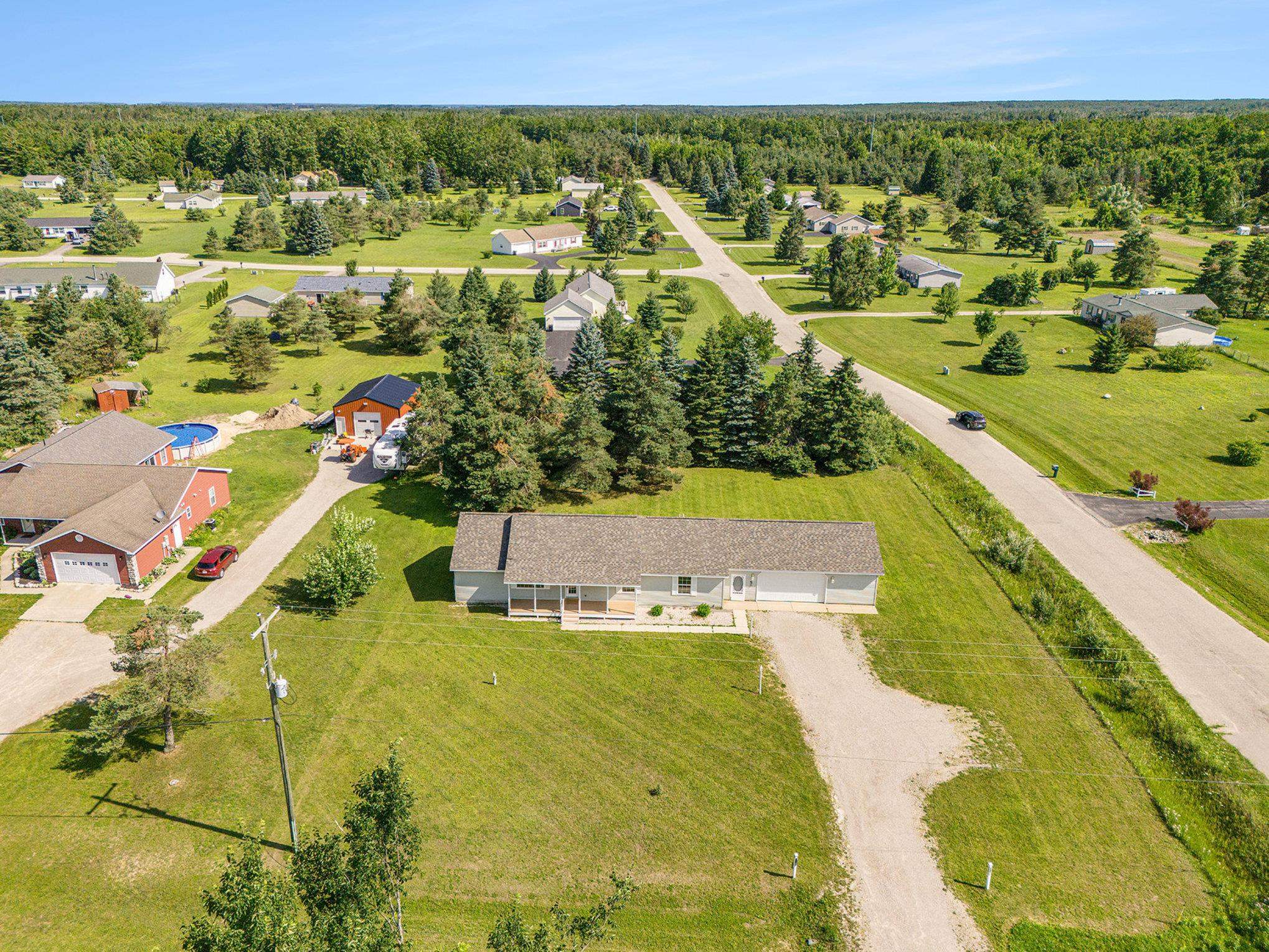 2703 Orchard Beach Road Cheboygan, MI 49721 - Photo 32 of 37
