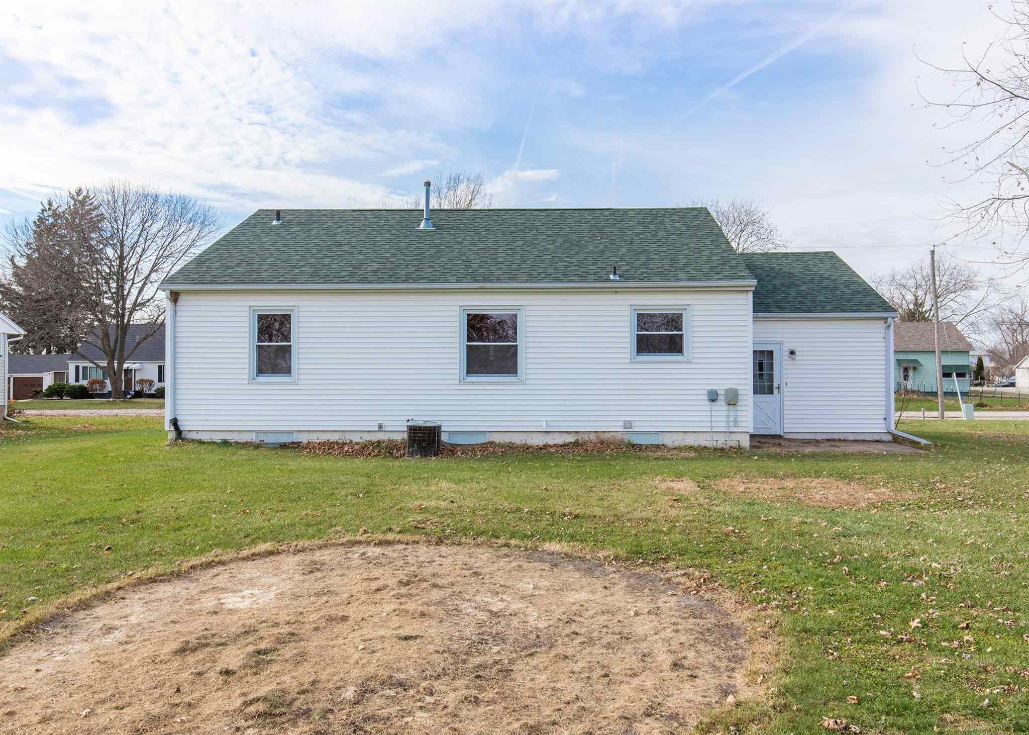 205 South Scandia Street Alpha, IL 61413 - Photo 4 of 27 Gallery Image 4