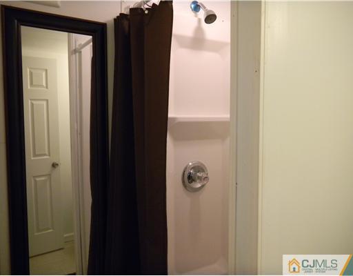 23 Brian Road Edison, NJ 08817 - Photo 13 of 14 Gallery Image 13