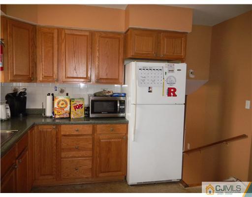 23 Brian Road Edison, NJ 08817 - Photo 5 of 14 Gallery Image 5