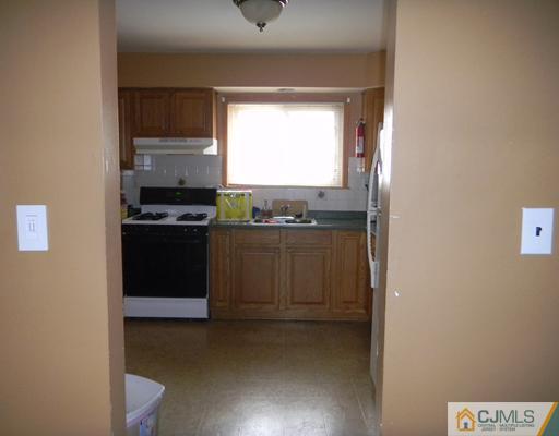 23 Brian Road Edison, NJ 08817 - Photo 6 of 14 Gallery Image 6