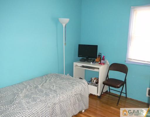 23 Brian Road Edison, NJ 08817 - Photo 8 of 14 Gallery Image 8