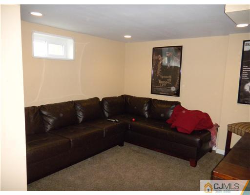 23 Brian Road Edison, NJ 08817 - Photo 10 of 14 Gallery Image 10