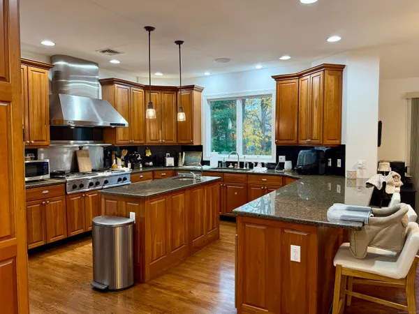 $13,000 | 368 Hoyt Street, Darien, CT 06820