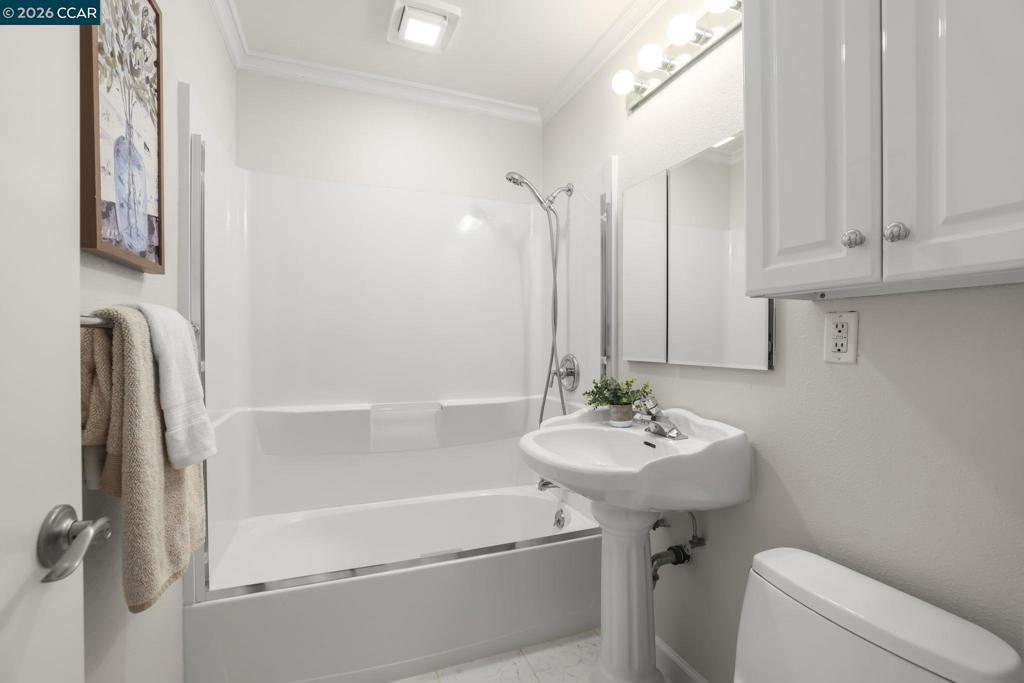 1449-1449 Cape Cod Way Concord, CA 94521 - Photo 20 of 30 Bathroom on main level