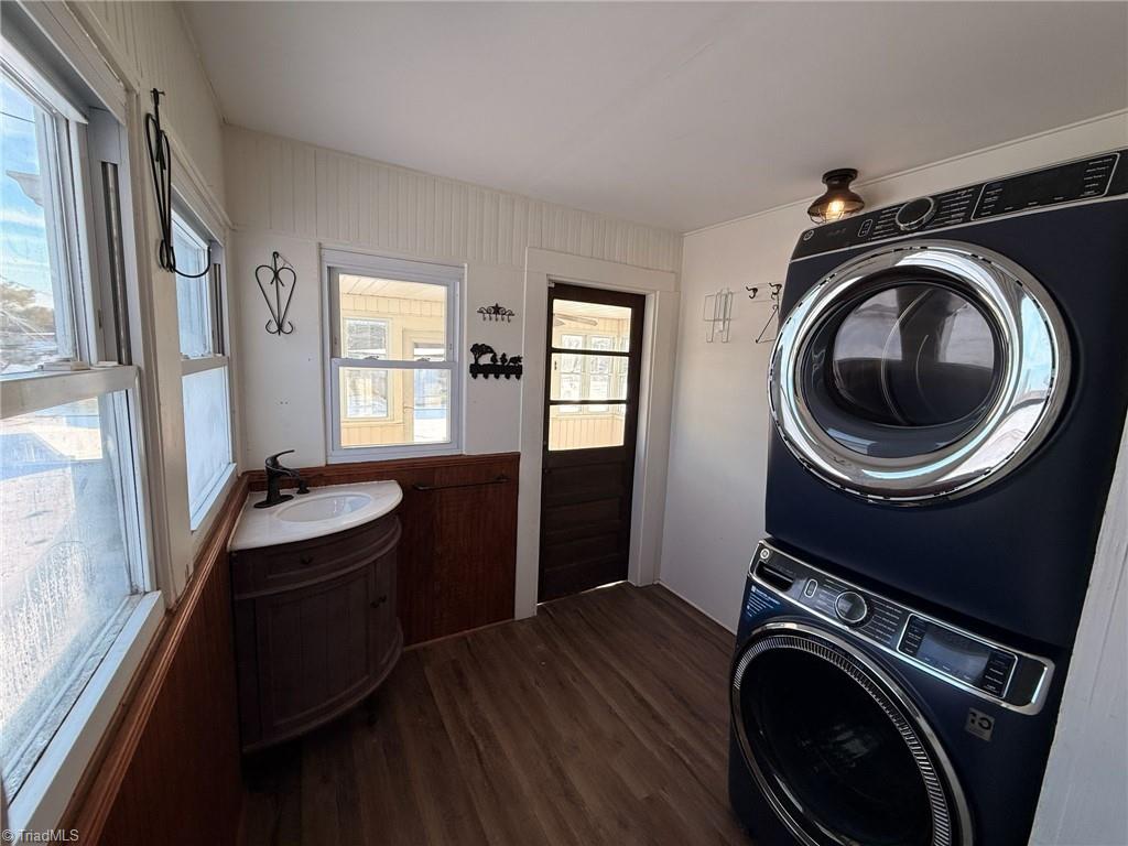 6600 Windsor Road Hamptonville, NC 27020 - Photo 24 of 35 Laundry Room