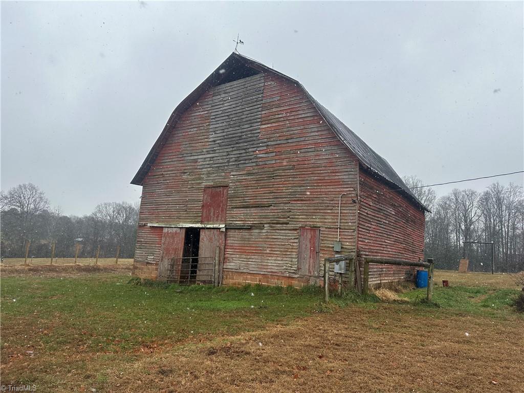 6600 Windsor Road Hamptonville, NC 27020 - Photo 9 of 17