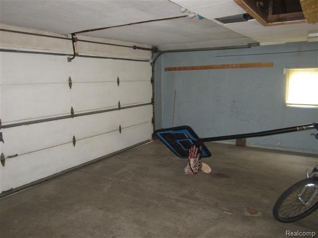 5305 East Dunbar Road Monroe, MI 48161 - Photo 12 of 17 106.JPG