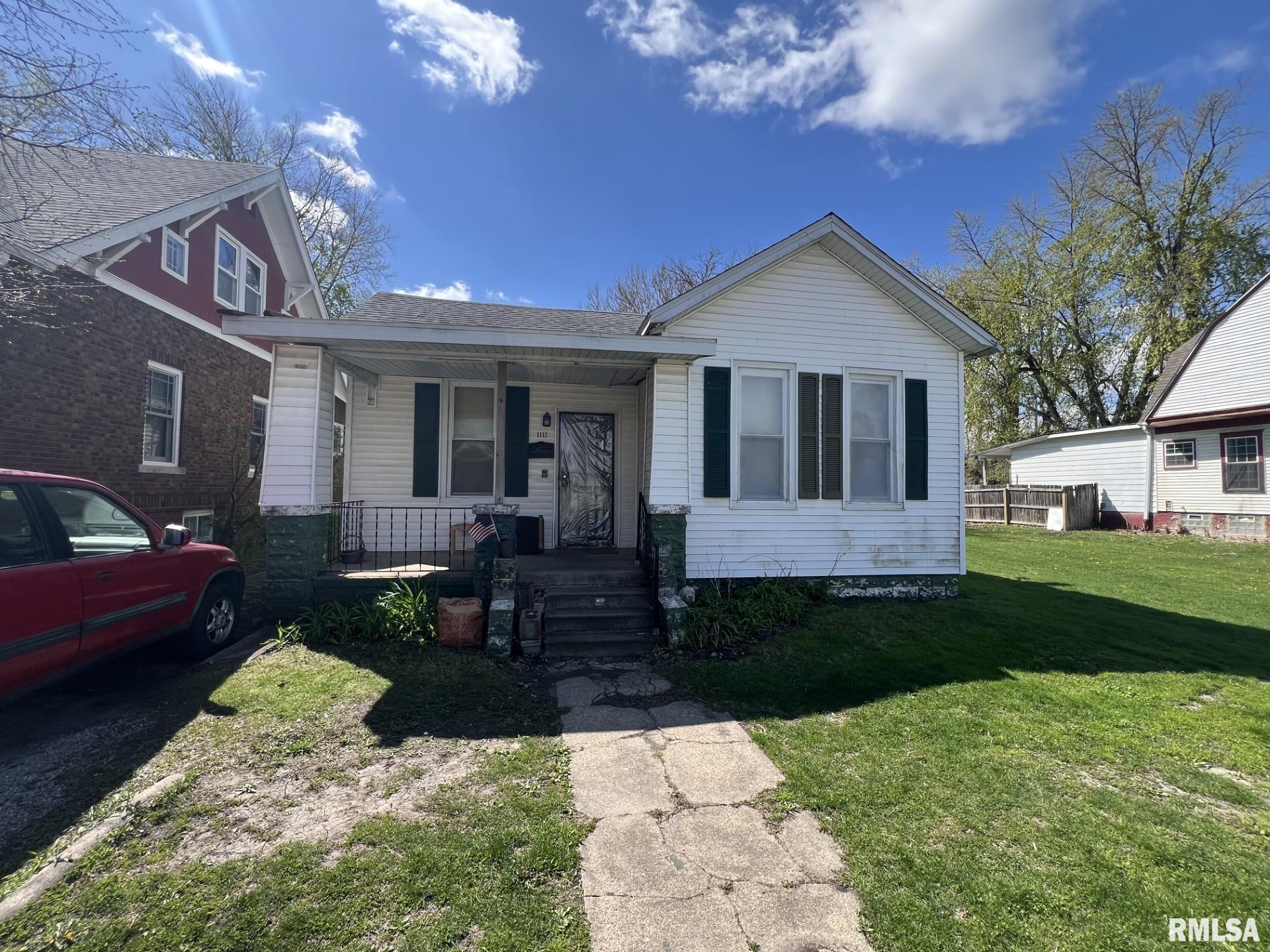 1112 North Grand Avenue East Springfield, IL 62702 - Photo 1 of 8