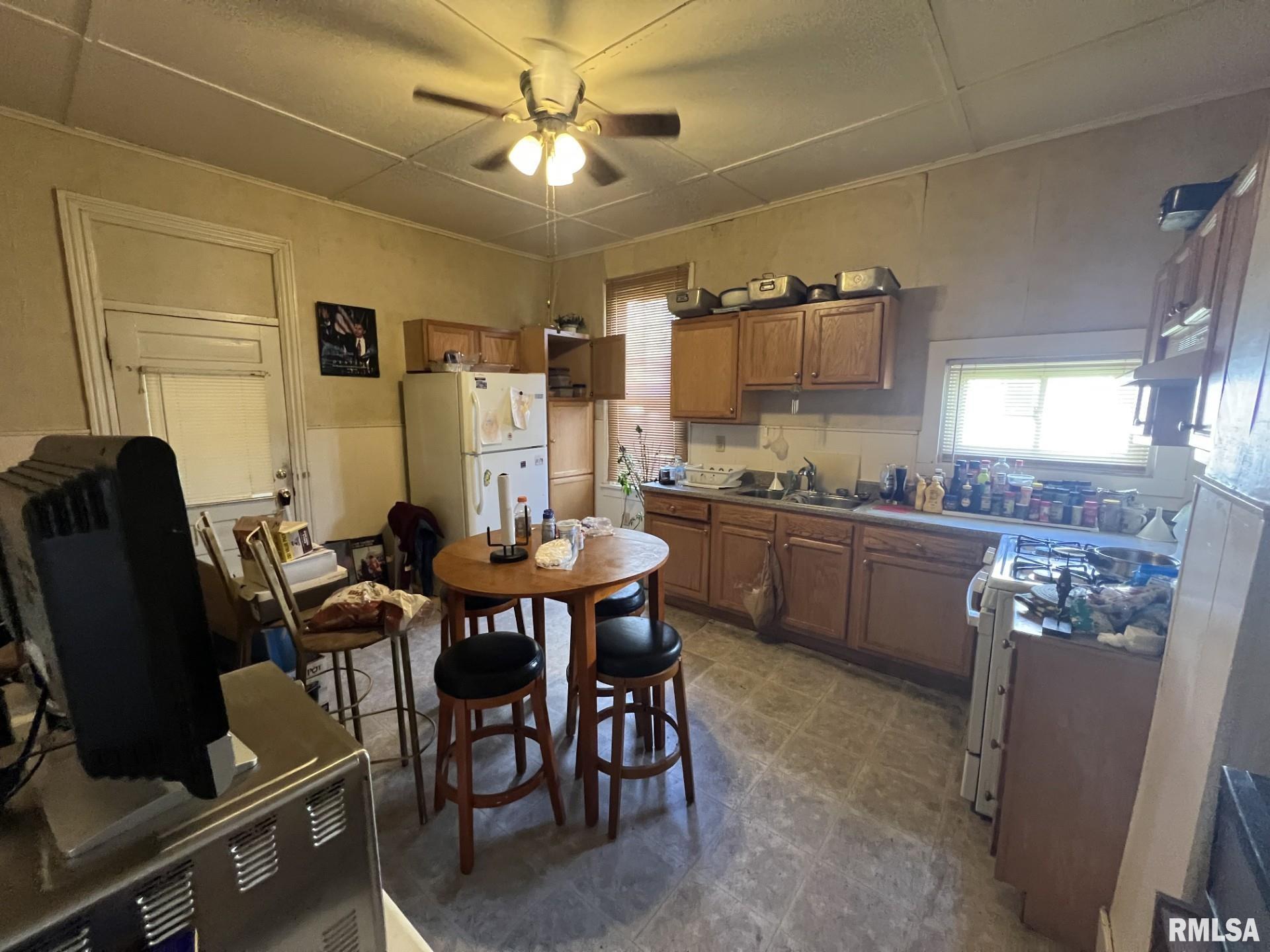 1112 North Grand Avenue East Springfield, IL 62702 - Photo 3 of 8