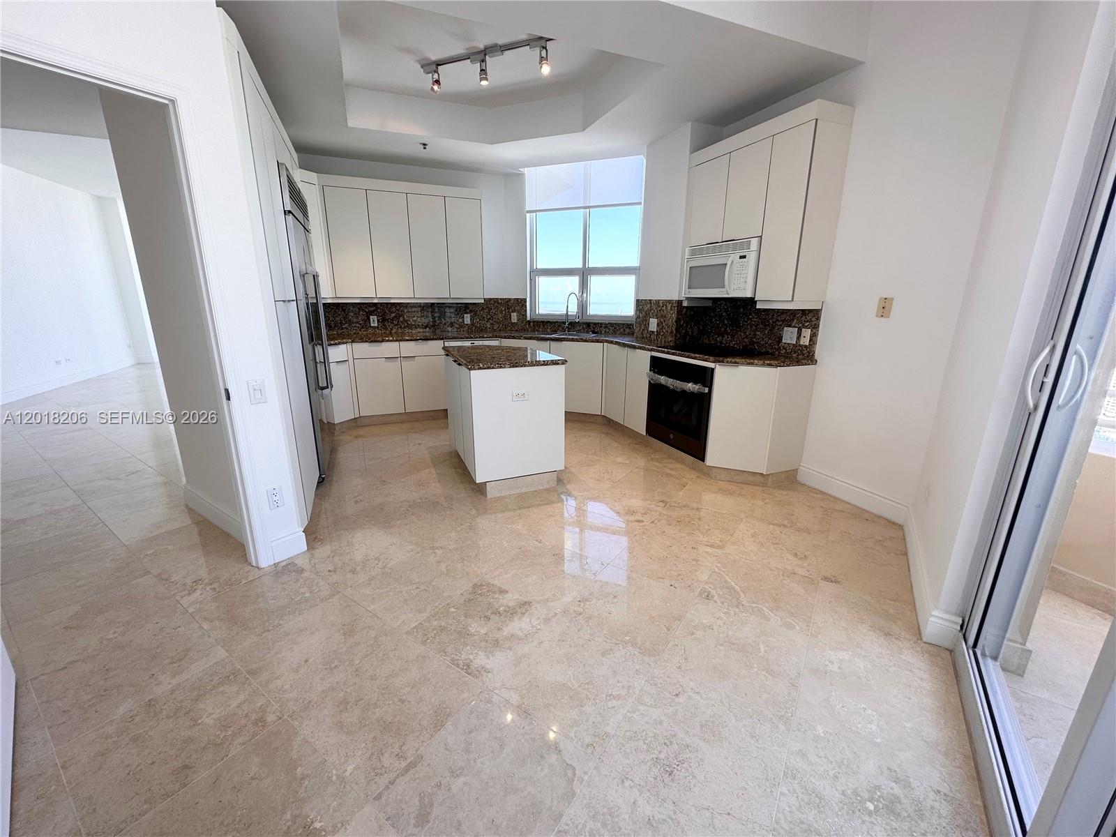 808 Brickell Key Drive, Unit 3608 Miami, FL 33131 - Photo 18 of 32