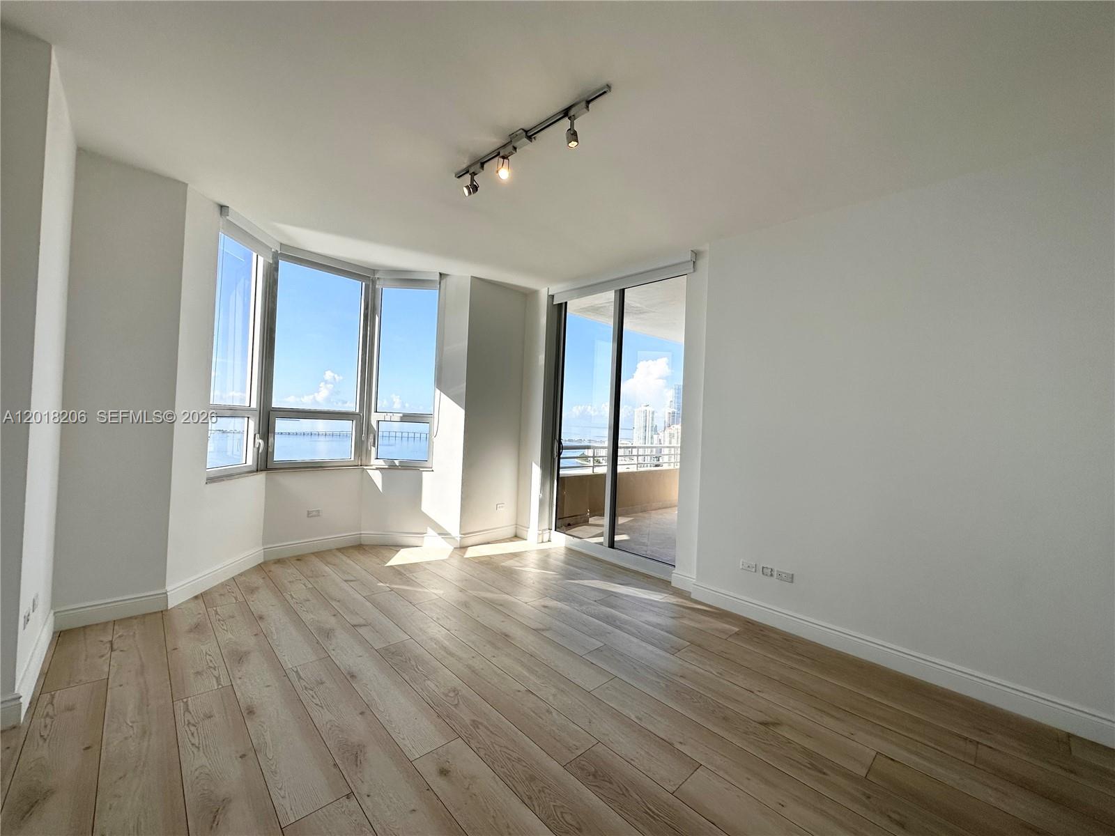 808 Brickell Key Drive, Unit 3608 Miami, FL 33131 - Photo 19 of 32