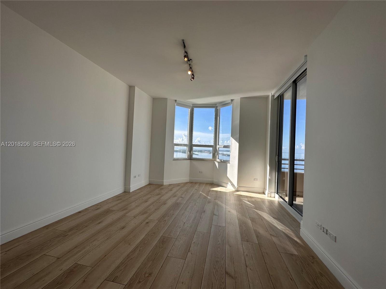 808 Brickell Key Drive, Unit 3608 Miami, FL 33131 - Photo 22 of 32