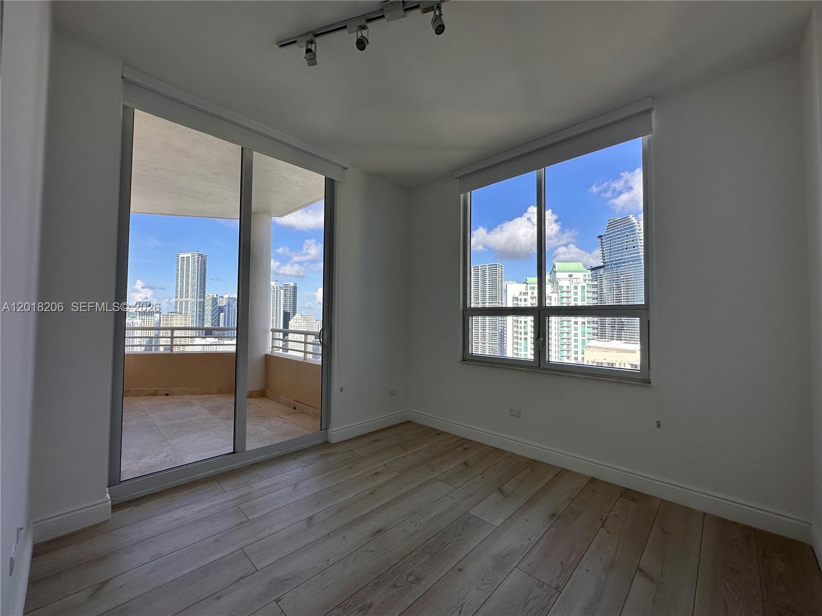 808 Brickell Key Drive, Unit 3608 Miami, FL 33131 - Photo 27 of 32