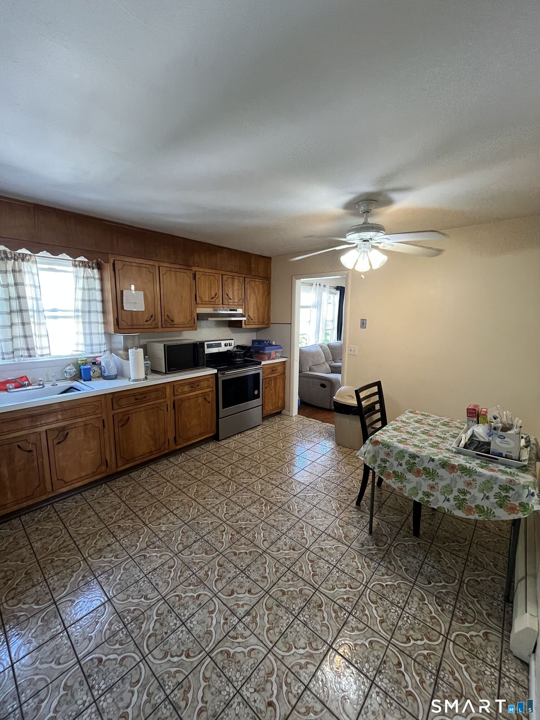 200 Robin Street, Unit 2 Bridgeport, CT 06604 - Photo 6 of 15