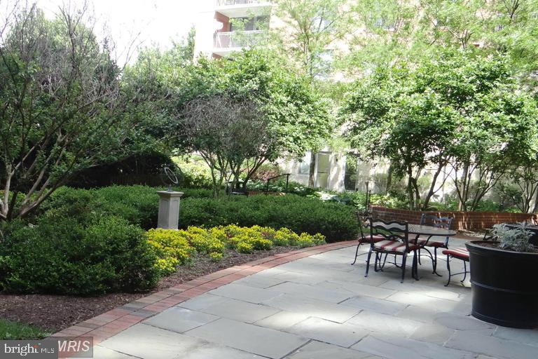 11710 Old Georgetown Road, Unit 530 North Bethesda, MD 20852 - Photo 34 of 41