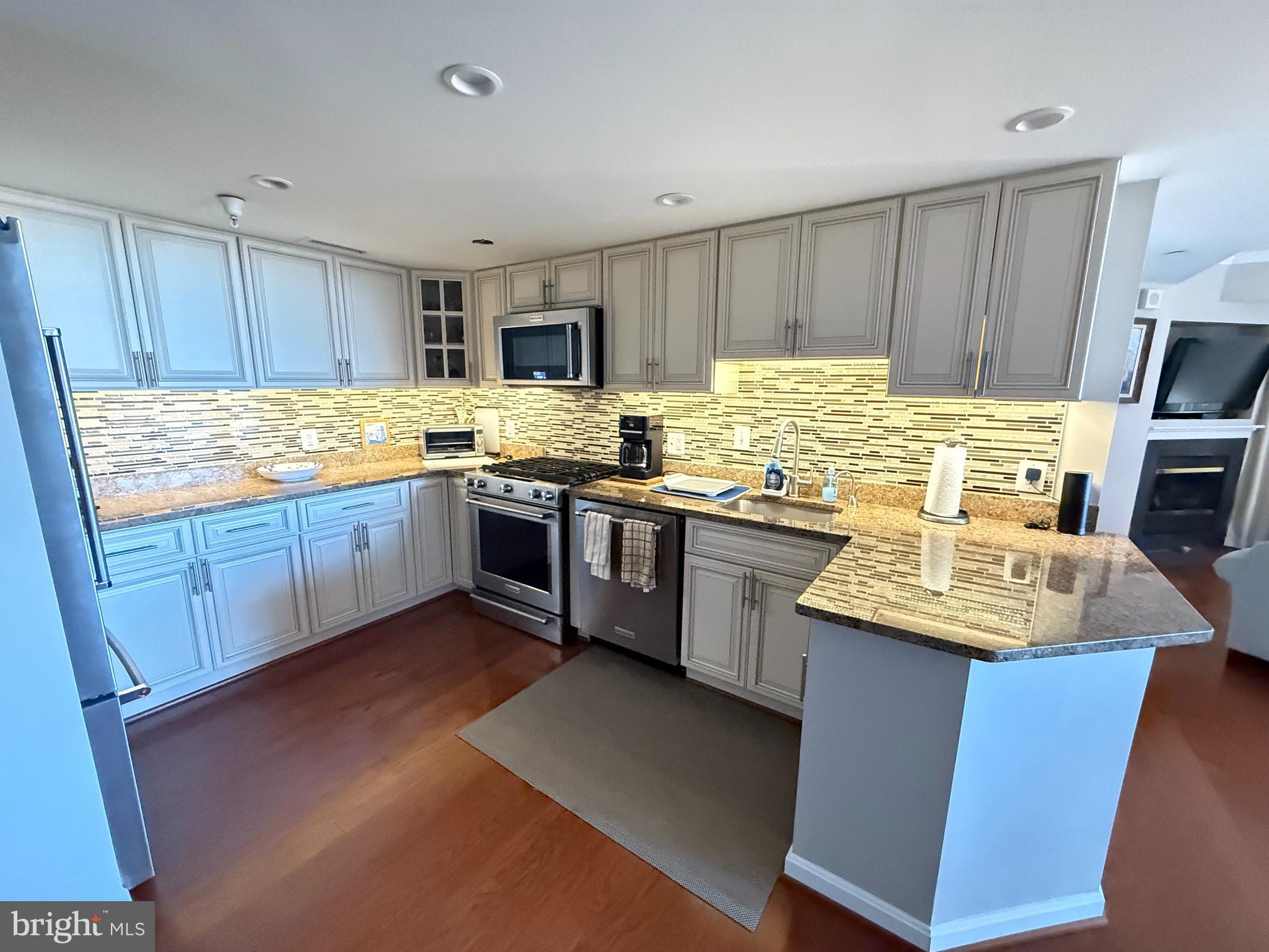 11710 Old Georgetown Road, Unit 530 North Bethesda, MD 20852 - Photo 9 of 41