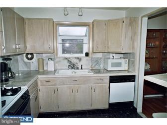 6 Welland Road Hamilton Square, NJ 08690 - Photo 5 of 12 Kitchen
