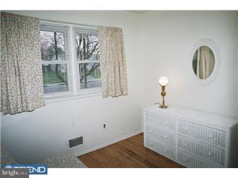 6 Welland Road Hamilton Square, NJ 08690 - Photo 10 of 12 Bedroom 3