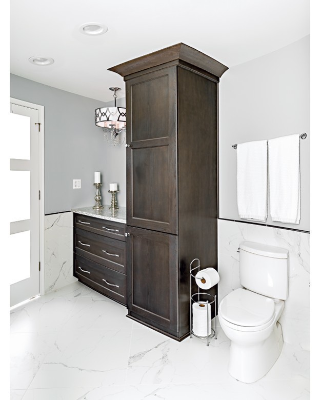 7 Falcon Ridge Court Algonquin, IL 60102 - Photo 36 of 51 a bathroom with a toilet and a shower