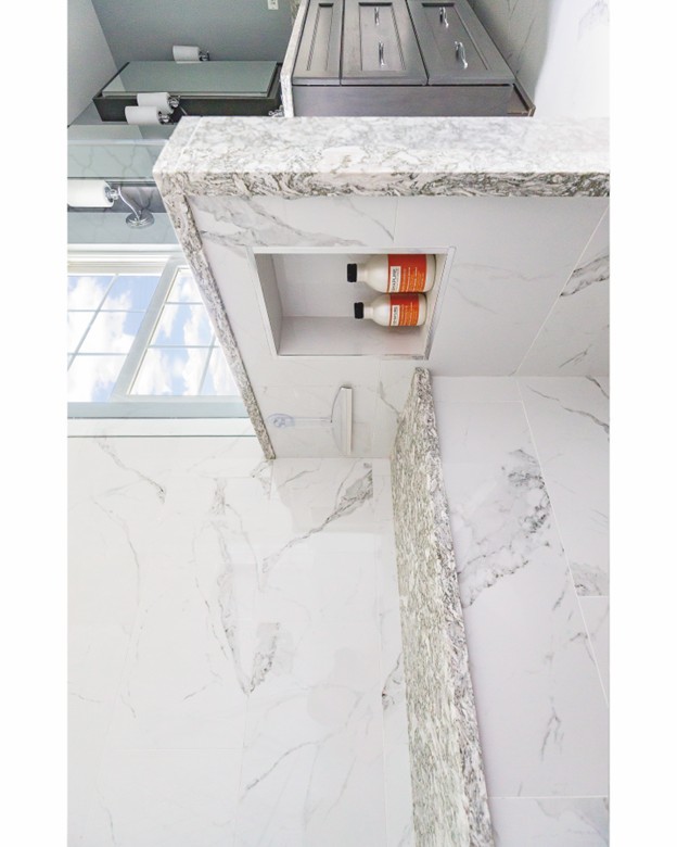 7 Falcon Ridge Court Algonquin, IL 60102 - Photo 37 of 51 a utility room with a bathtub