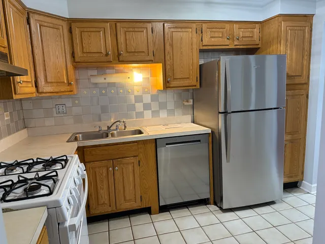 $1,850 | 7420 Grand Avenue, Unit 102B, Downers Grove, IL 60516