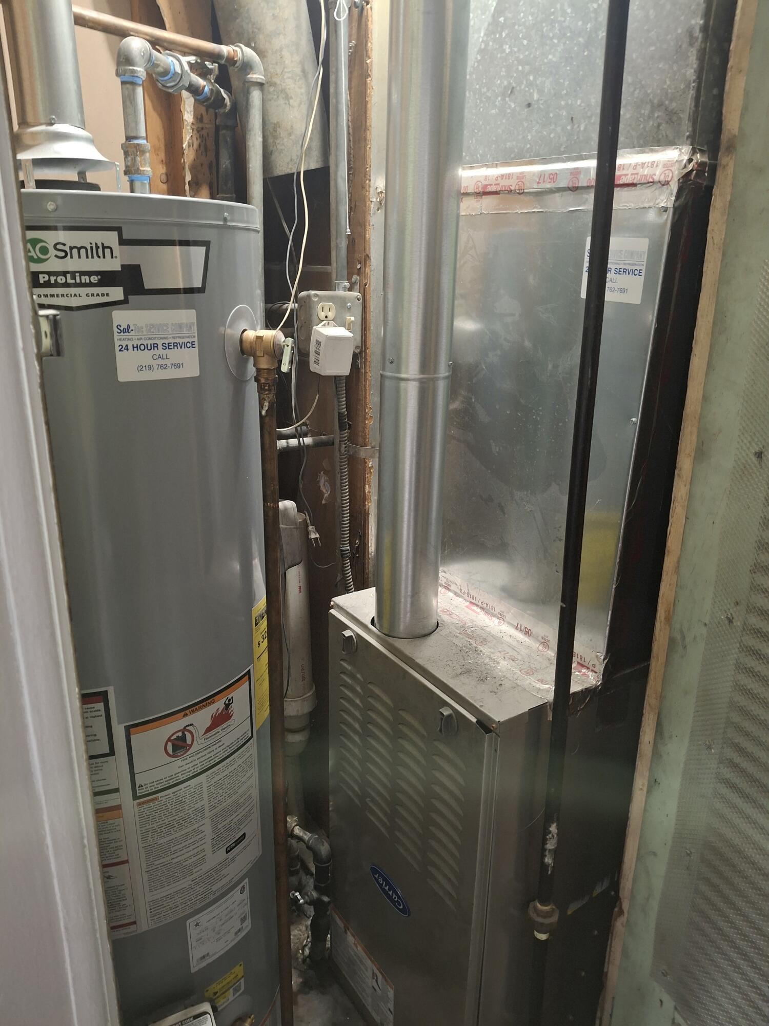 1962 Whitcomb Street Gary, IN 46404 - Photo 10 of 12 a bathroom with a mirror