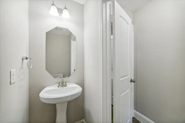 $2,150 | 5710 Mid Way, Kingwood, TX 77339