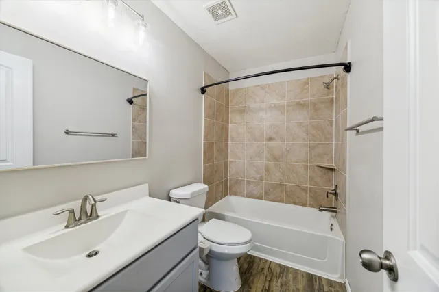 $2,150 | 5710 Mid Way, Kingwood, TX 77339