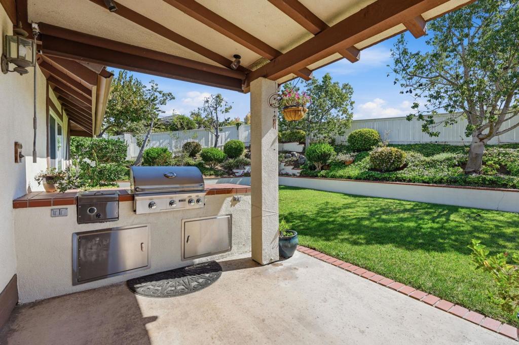 2525 Dundee Way Vista, CA 92081 - Photo 44 of 50