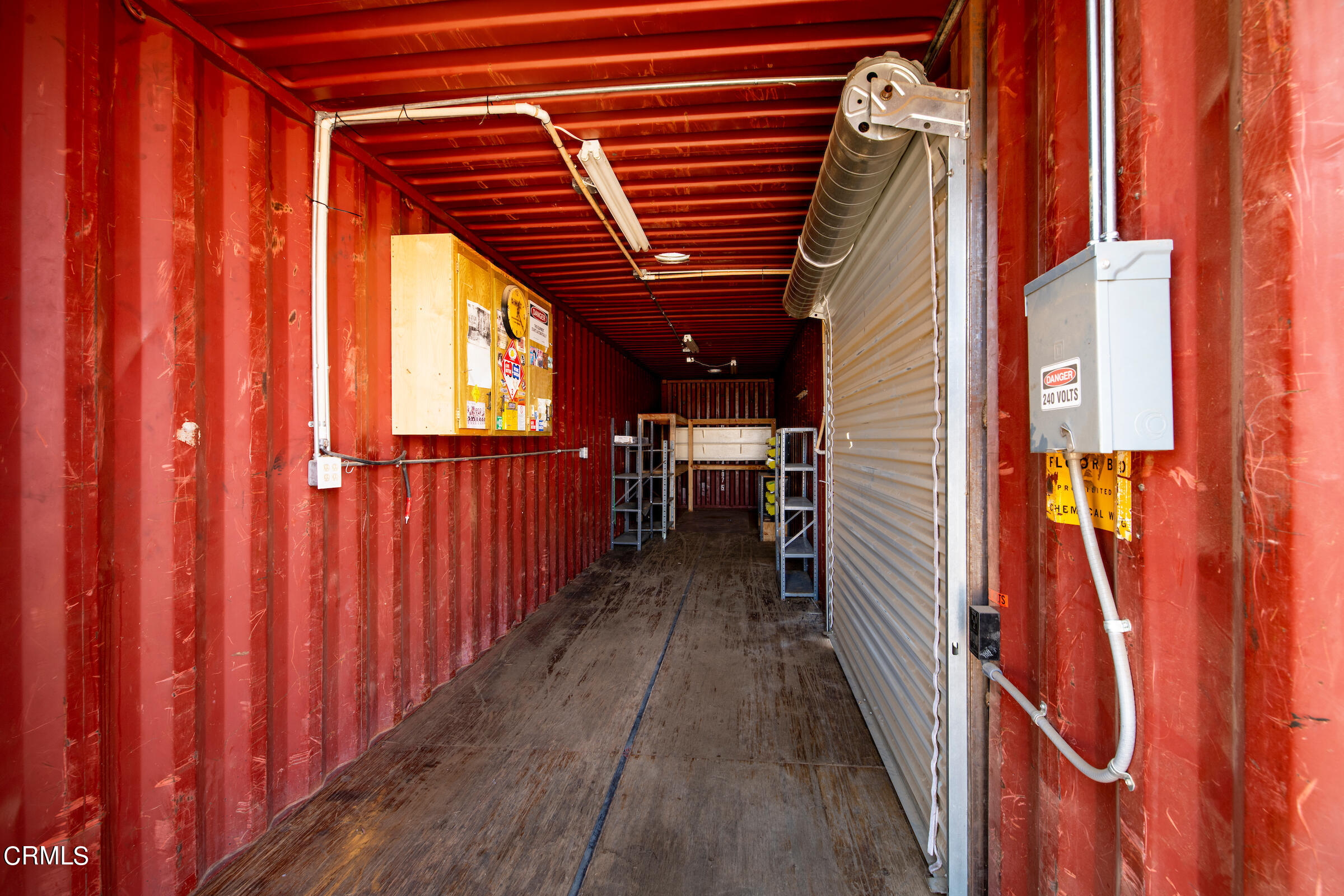 6864 Sunnyhill Road Joshua Tree, CA 92252 - Photo 50 of 71 a view of entryway with wooden floor
