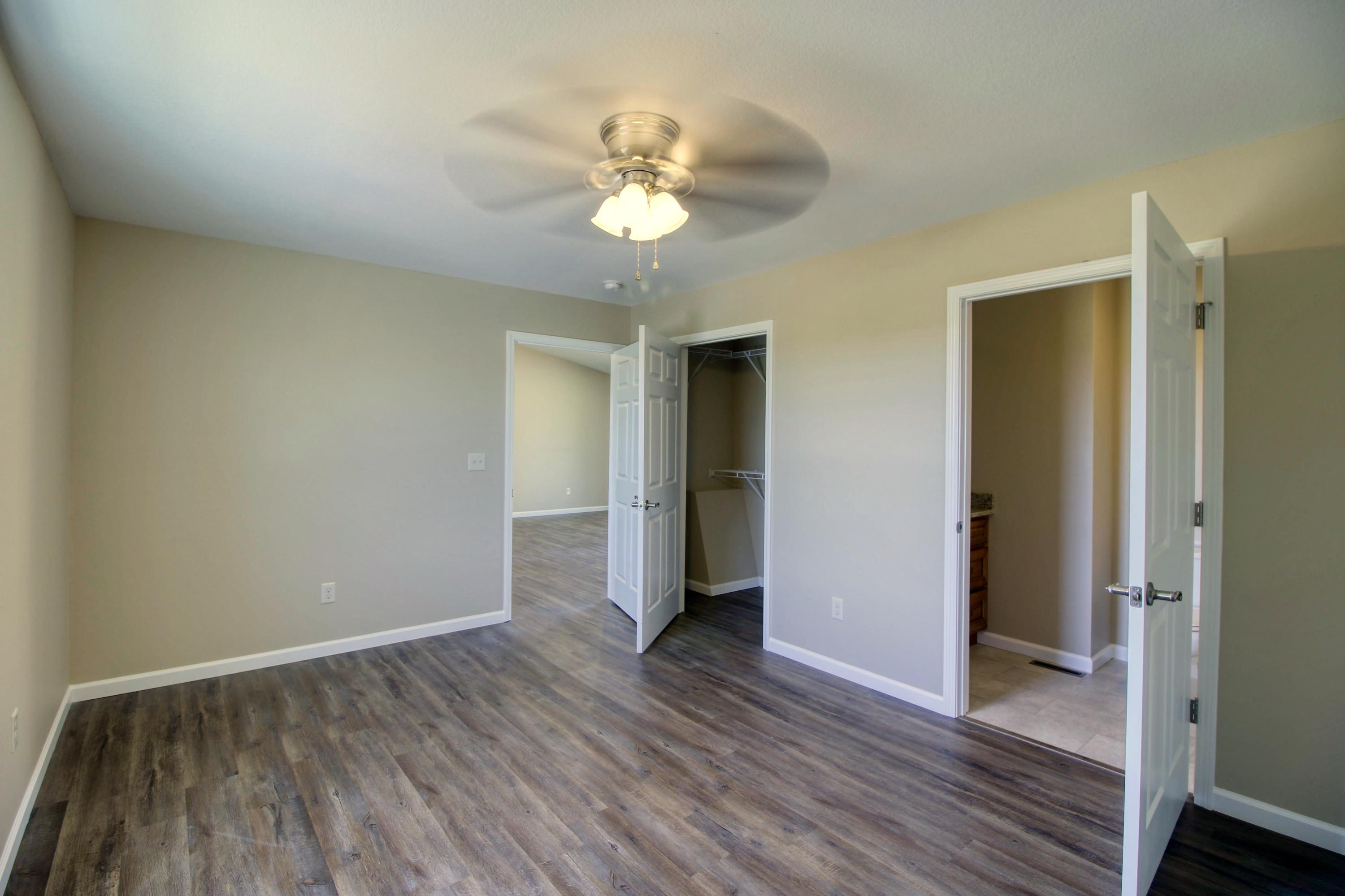 372 Old Elmore Road Crossville, TN 38571 - Photo 12 of 28 masterbedroom view 3