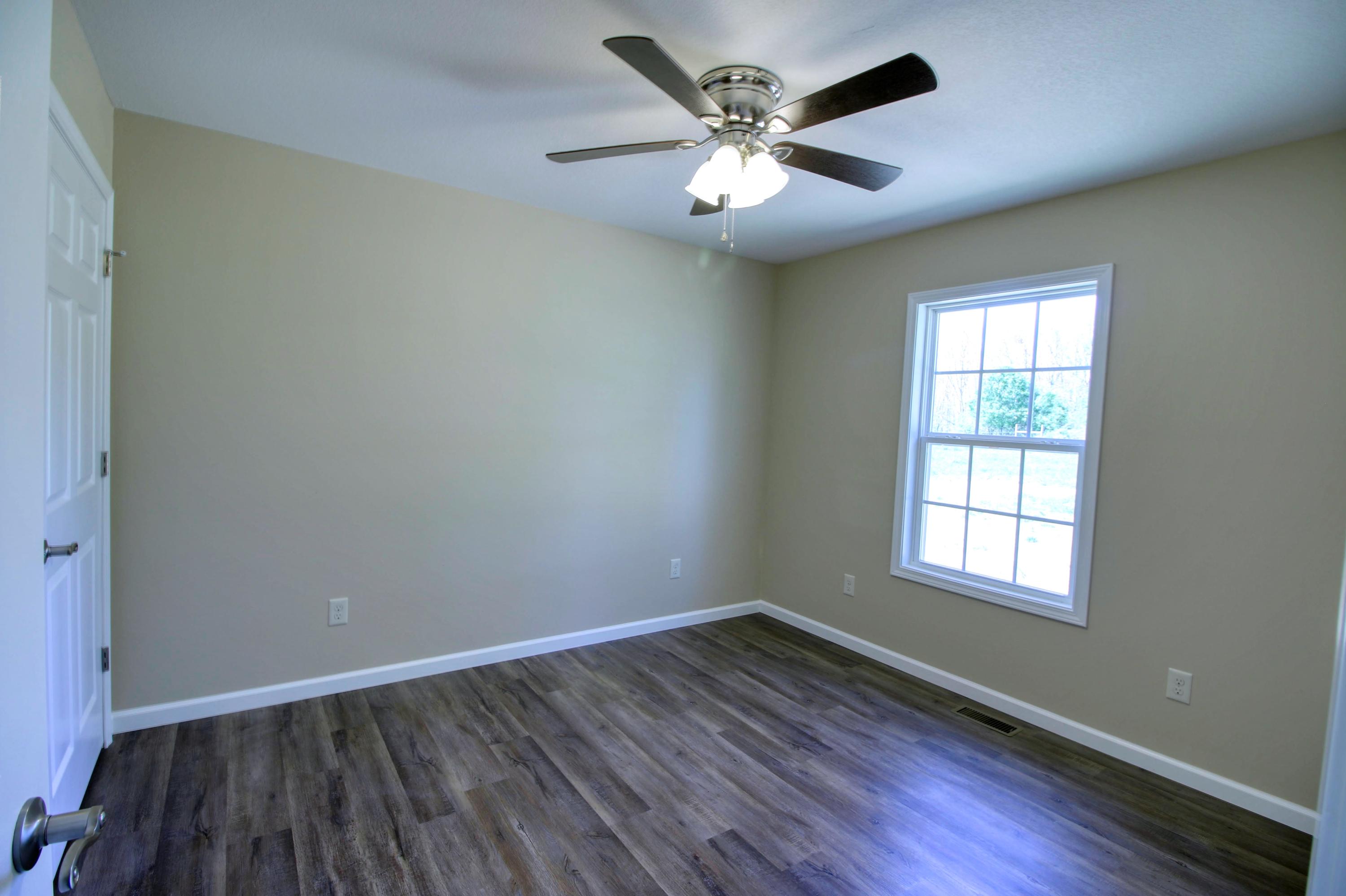 372 Old Elmore Road Crossville, TN 38571 - Photo 18 of 28 third bedroom
