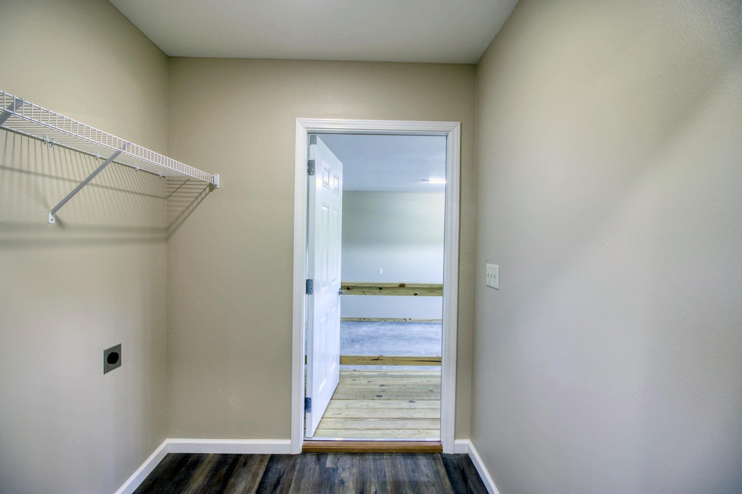 372 Old Elmore Road Crossville, TN 38571 - Photo 22 of 28 laundry room