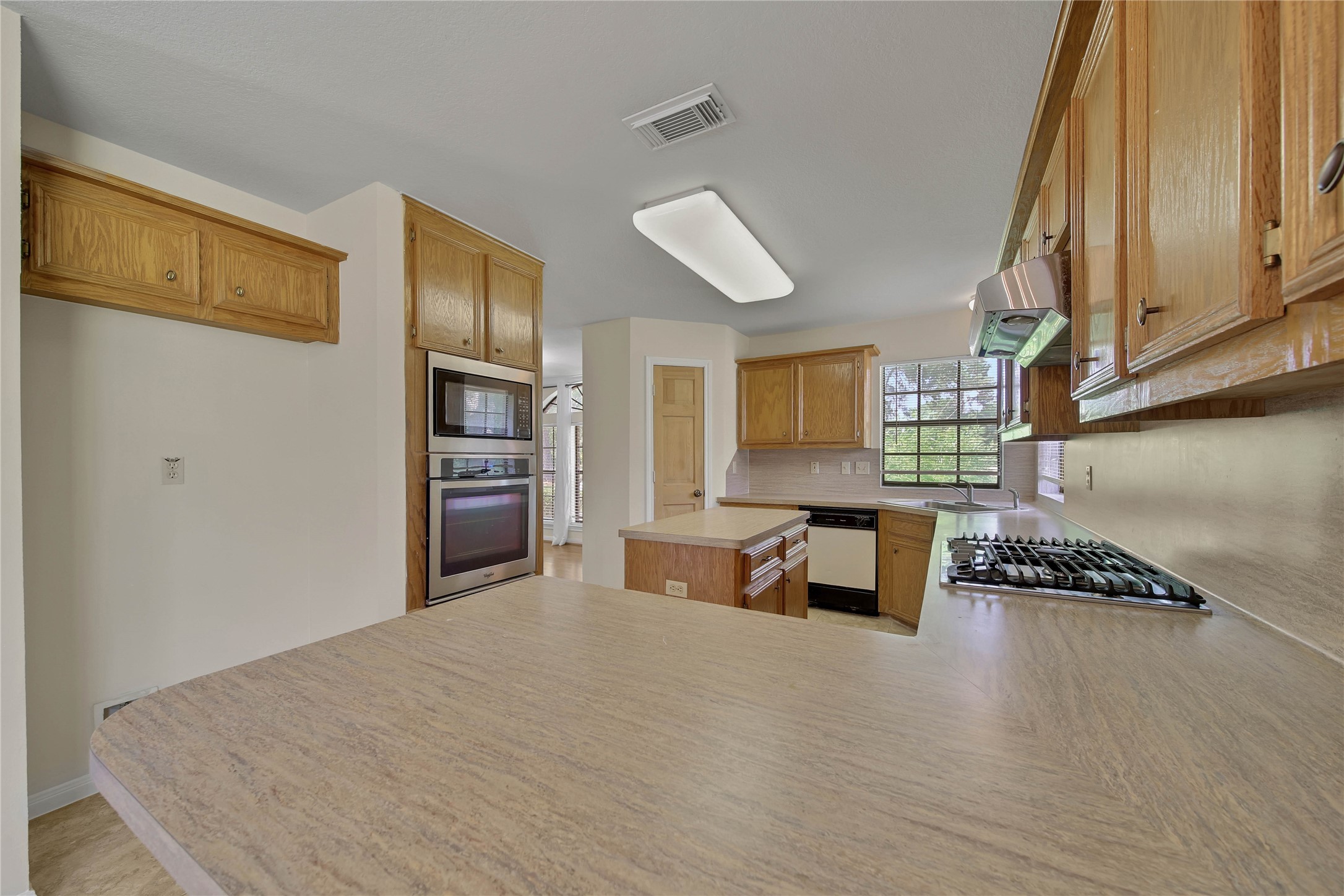33134 Old Hempstead Road Magnolia, TX 77355 - Photo 5 of 36 Gallery Image 5