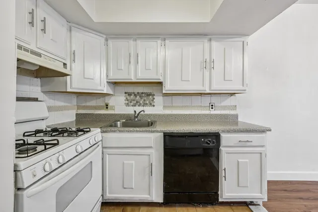 $350,000 | 492 Pavonia Avenue, Unit 3, Jersey City, NJ 07306