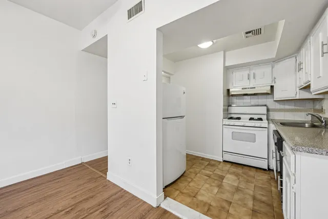 $350,000 | 492 Pavonia Avenue, Unit 3, Jersey City, NJ 07306